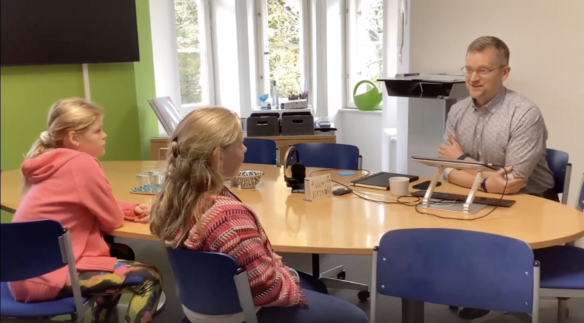 Mr. Thomas talks school vision, lunch breaks and reading to Kindergarteners